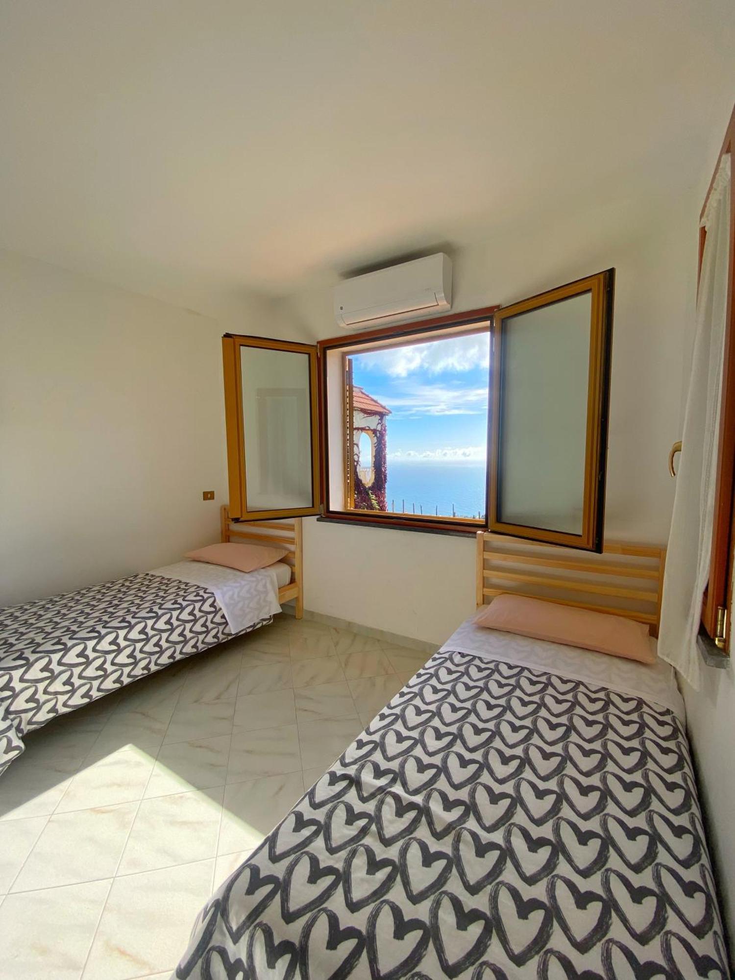 Villa Mariel Suites & Apartment มัสซาลูเบรนเซ ภายนอก รูปภาพ