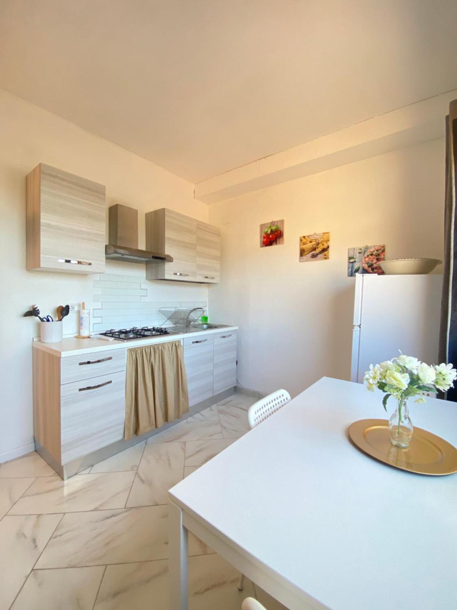 Villa Mariel Suites & Apartment มัสซาลูเบรนเซ ภายนอก รูปภาพ